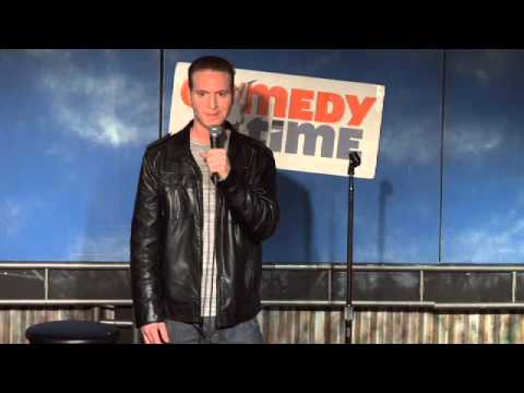 Comedy Time - Darrell LaMontre talks about dating classifieds.
